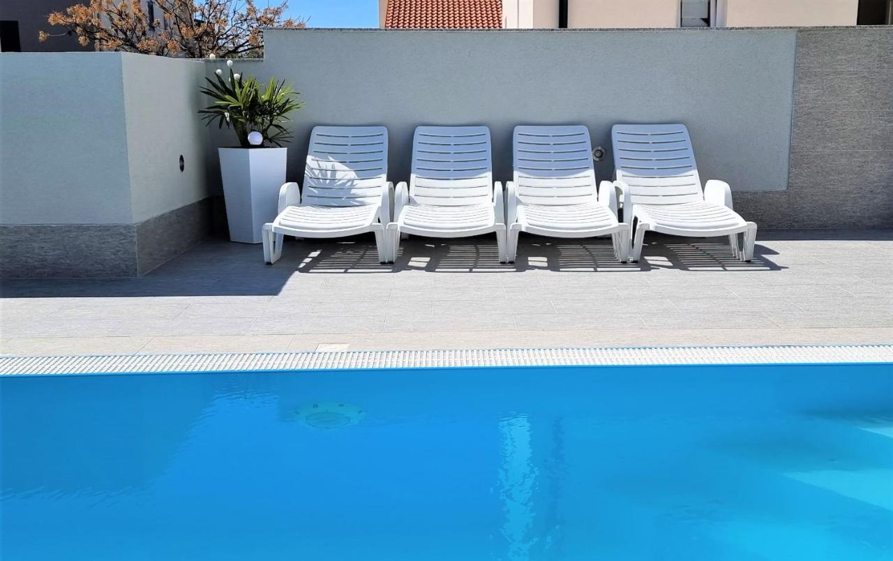 פריבלאקה Apartments Le Mare - Pool, Sandstrand, Meerblick, W-Lan, Grill מראה חיצוני תמונה