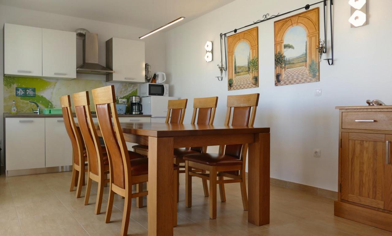 פריבלאקה Apartments Le Mare - Pool, Sandstrand, Meerblick, W-Lan, Grill מראה חיצוני תמונה